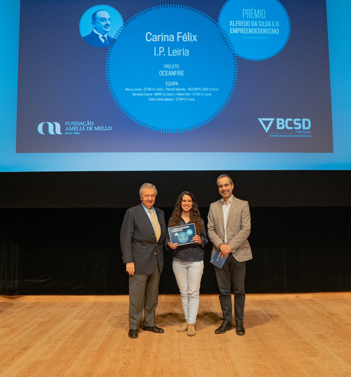 de_fundacao's tweet photo. Na 3ª. edição dos Prémios de Investigação Alfredo da Silva, os vencedores foram:
🏆OCEANFIRE- I.P.Leiria 
🏆 ReSkin - UCP-Porto
🏆 Bioengineering living materials for personalized treatment of osteoradionecrosis patients- i3S
👉 Saiba mais em : https://t.co/g1FGDosKyI https://t.co/Hwn8tQ36TN