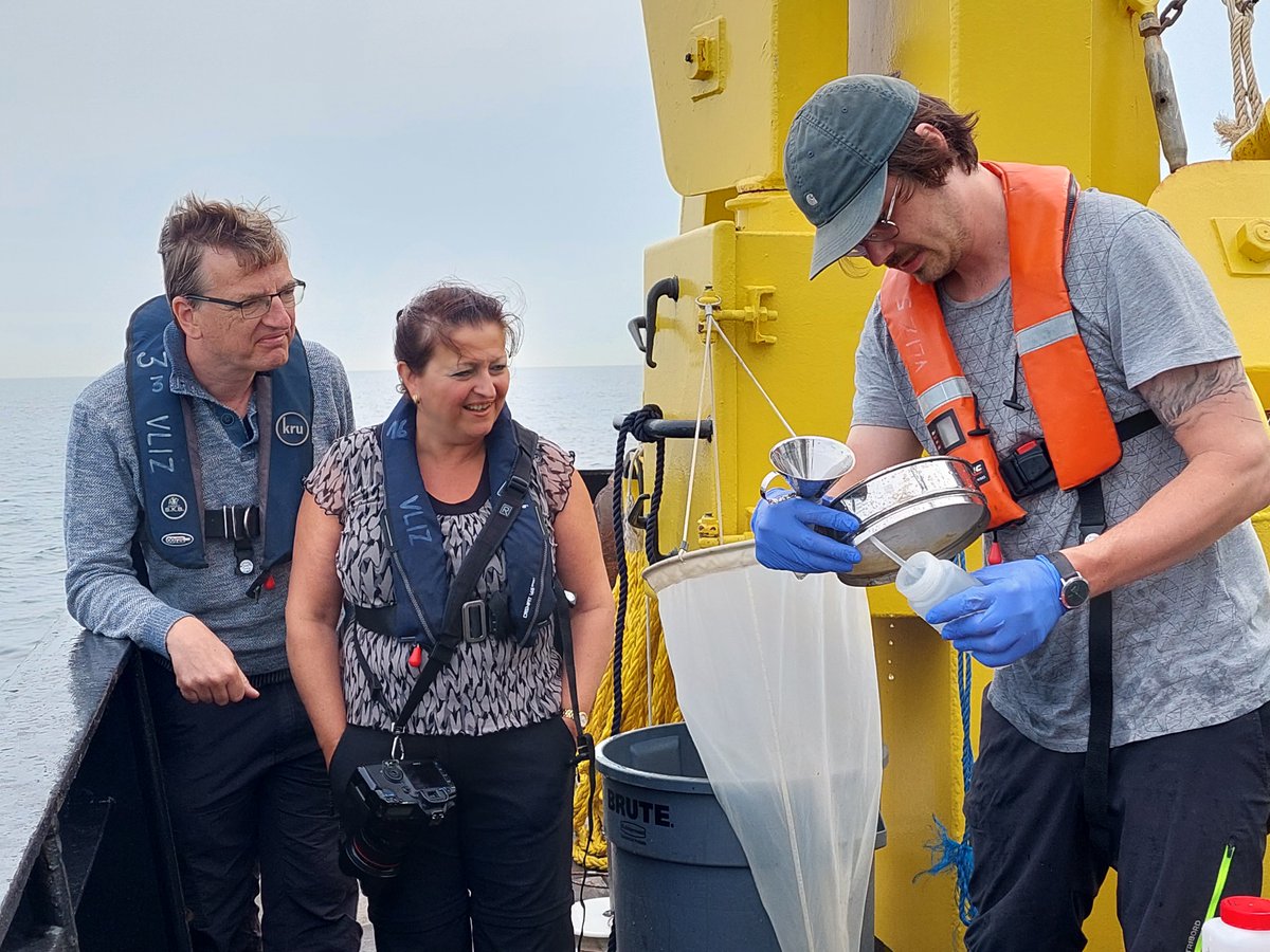 LifeWatch VLIZ (@lifewatchvliz) on Twitter photo RV Simon Stevin welcomed the 1000th <a href="/VLIZnews/">Flanders Marine Institute - VLIZ</a> member and his partner aboard! During the cruise, they could witness the #LifeWatch sampling of plankton, among many other interesting activities!
<a href="/LifewatchBE/">LifeWatch Belgium</a>
#samplingcampaign RV Simon Stevin welcomed the 1000th <a href="/VLIZnews/">Flanders Marine Institute - VLIZ</a> member and his partner aboard! During the cruise, they could witness the #LifeWatch sampling of plankton, among many other interesting activities!
<a href="/LifewatchBE/">LifeWatch Belgium</a>
#samplingcampaign