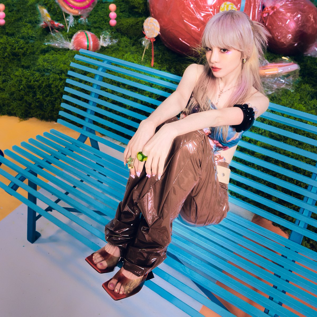 SANDARAxARADNAS's tweet photo. CONCEPT PHOTO #2

🐰🍬🛎🌃

Sandara Park Digital EP
〖𝐒𝐀𝐍𝐃𝐀𝐑𝐀 𝐏𝐀𝐑𝐊〗
🎡 2023.07.12 6PM (KST)

#산다라박 #SandaraPark
#FESTIVAL https://t.co/ua6c7oWf1B
