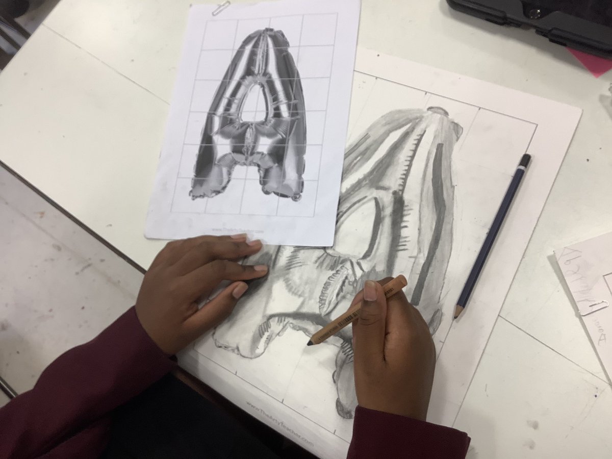 BSGDArt's tweet photo. Year 9 are getting great results with these detailed, tonal drawings. #arted #BSGDArt #BSGDcreate #BSGDYr7 @BoltonSch https://t.co/ipof9J6agf