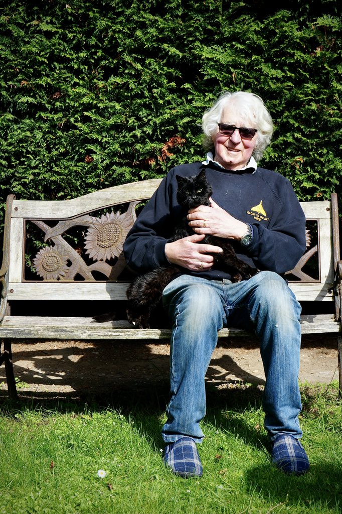 Episode one of my cat the podcast is out now! 

Alan, a retired electrical engineer, tells Mark about the unusual life of his 19 year old former street-cat Sunderland.

Listen now on Apple Podcasts podcasts.apple.com/gb/podcast/my-…

Spotify, Amazon, Google or wherever you find podcasts.