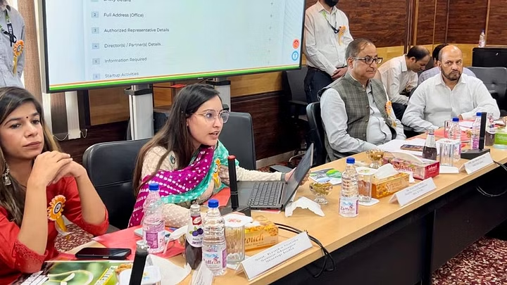 KashmirViews9's tweet photo. Two Kashmiri women entrepreneurs have raised funding of Rs 75 lakhs from the #IndiaNetwork at the #JKEDI startup event. This milestone serves as a testament to the exceptional potential and entrepreneurial spirit of women in the region.
#JammuKashmir
@MattLaemon https://t.co/eZqgM3wSru