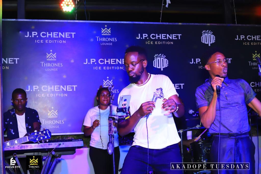 lamusounds's tweet photo. New week, same old good vibes
So donβt miss out on @throneskampala #bandnight #TuesdayPlot π https://t.co/MiBQKWiA5s