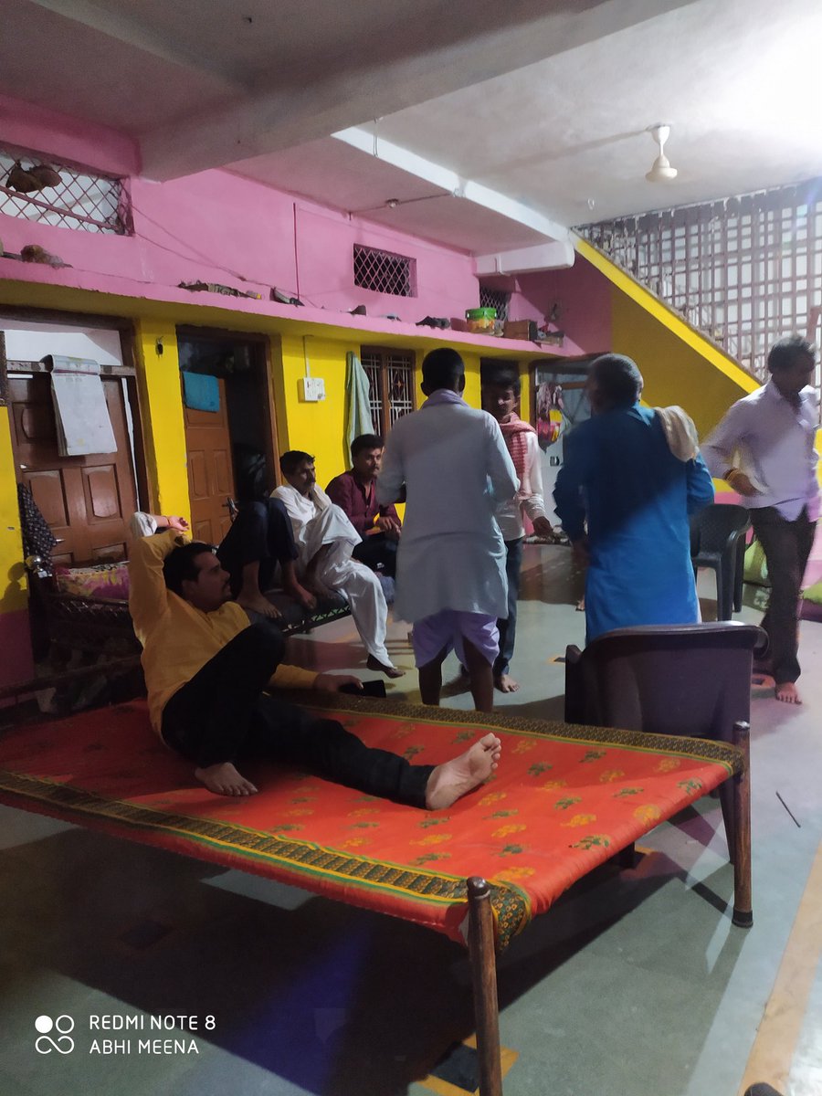 Dinesh_MeenaBJP's tweet photo. #MahaJanSamparkAbhiyan
'महा-जनसंपर्क अभियान' के तहत विगत रात्रि निज निवास पर स्थानीय क्षेत्रवासियों से जनसंपर्क किया तथा केंद्र सरकार द्वारा चलाई जा रही विभिन्न लोक कल्याणकारी नीतियों पर चर्चा की| ½
@vdsharmabjp @BJP4MP
#9YearsOfSeva
#9YearsOfGrowth
#9YearsOfModiBemisalDelhi https://t.co/qltERxARun