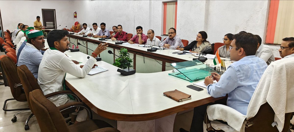 DM Agra / DEO Agra tweet media