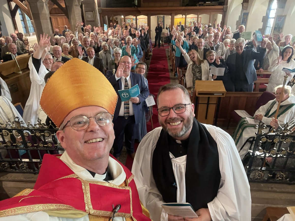 Great evening with friends and family for my collation last evening as Parish Priest of Helsby St Pauls Church &amp; St Luke’s, Dunham-on-the-Hill &amp; Hapsford. Great service led by @Northern_Bishop @ChesterDiocese 
Δοξα του θεό