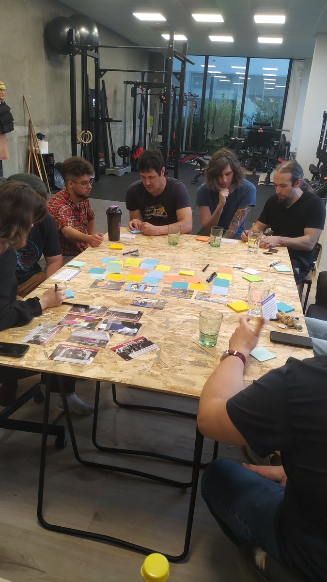 Hier soir, j'ai eu l'occasion d'animer une nouvelle session de La Fresque du sexisme. 💚

Pour en faire une, si vous êtes aux alentours de Rennes, vous pouvez me contacter directement ou mon binôme <a href="/BenCouet/">Benjamin</a>.

#laFresqueDuSexisme