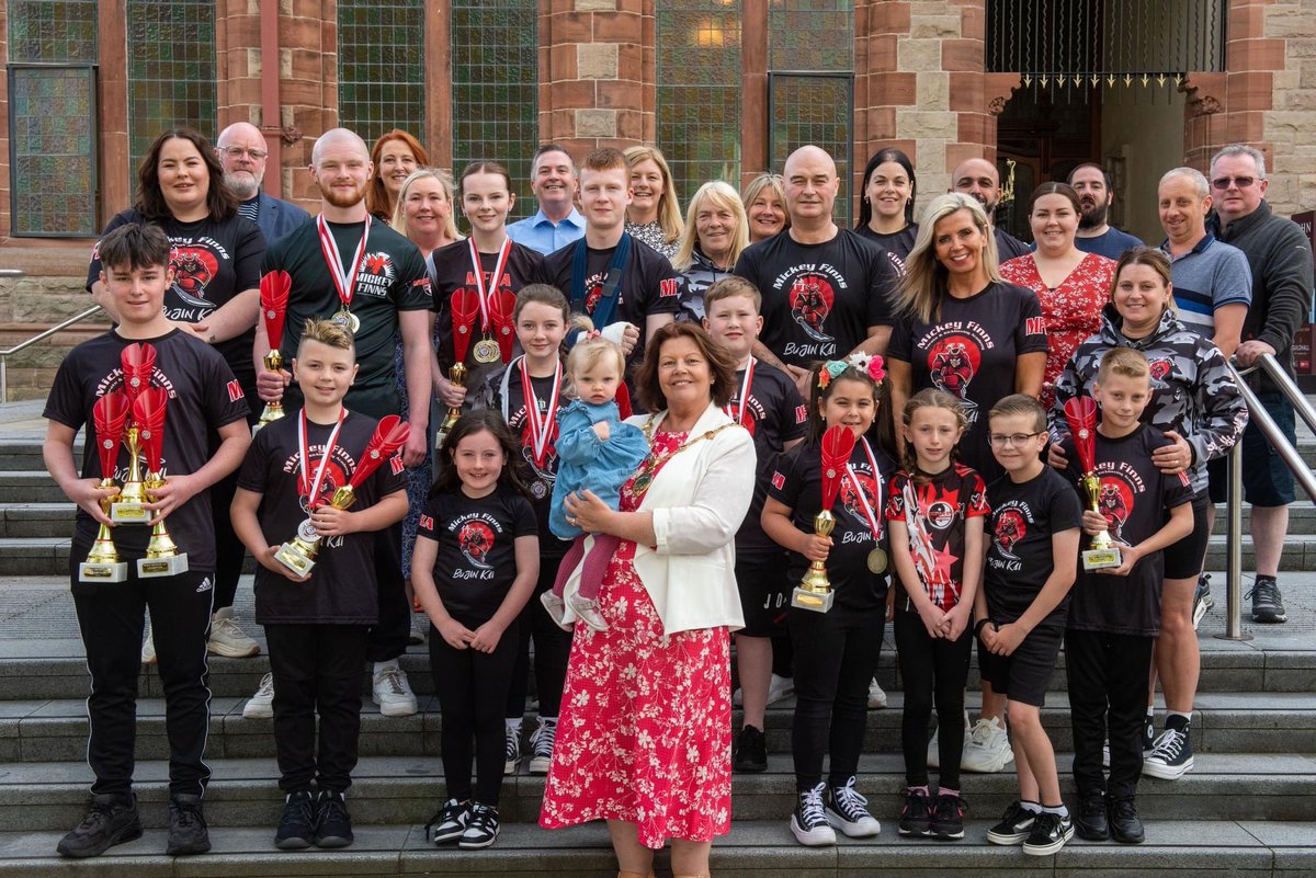 Thank you to the Mayor who hosted a reception for us last night at the Guildhall to congratulate our 11 World Cup winners and world medalists we returned to the city ❤️ #soproud