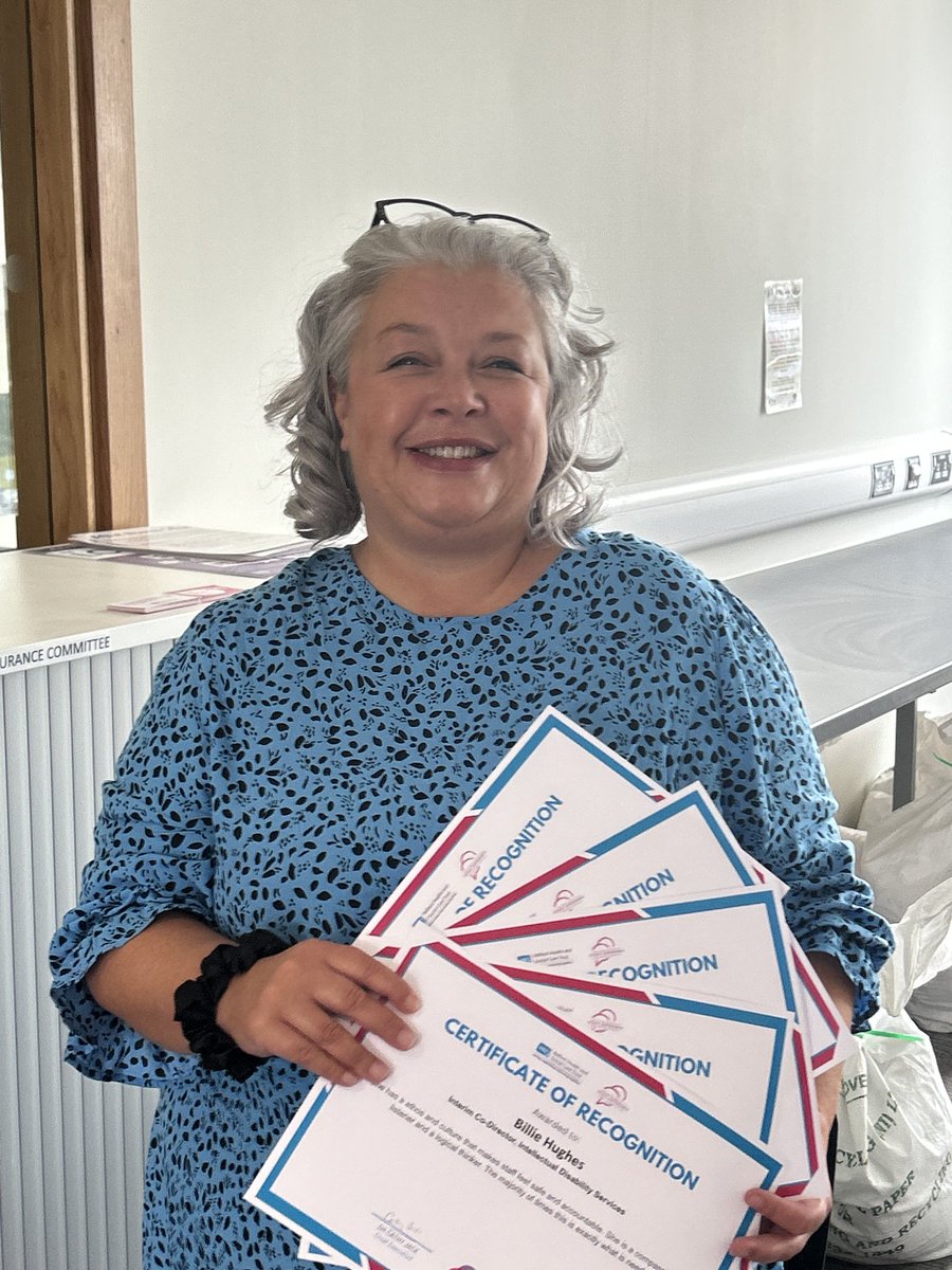 Moira Kearney tweet media