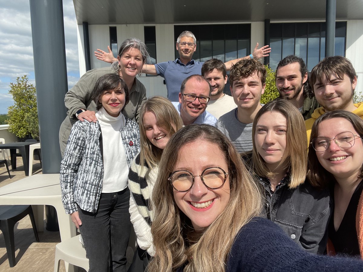 Et si RH signifiait en réalité « Rendre Heureux » ? 

Le sourire sur nos visages en dit long 😀
Regardez-nous, on n'est pas une super team ?

#entreprise #collaborateur #marqueemployeur #experiencandidat #experiencecollaborateur #QVT #RH #communicationrh
