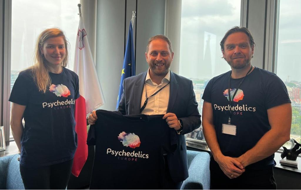 PsychedelicsEUROPE (@psychedelicseu) on Twitter photo Recently met with MEP <a href="/alexagiussaliba/">Alex Agius Saliba</a>, co-chair of the new MEP Action Group for the Medical Use of Psychedelics. It's super important to discuss the overlaps between innovative therapies and key EU strategies (e.g. Comprehensive Approach to Mental Health, Pharmaceutical Strategy Recently met with MEP <a href="/alexagiussaliba/">Alex Agius Saliba</a>, co-chair of the new MEP Action Group for the Medical Use of Psychedelics. It's super important to discuss the overlaps between innovative therapies and key EU strategies (e.g. Comprehensive Approach to Mental Health, Pharmaceutical Strategy