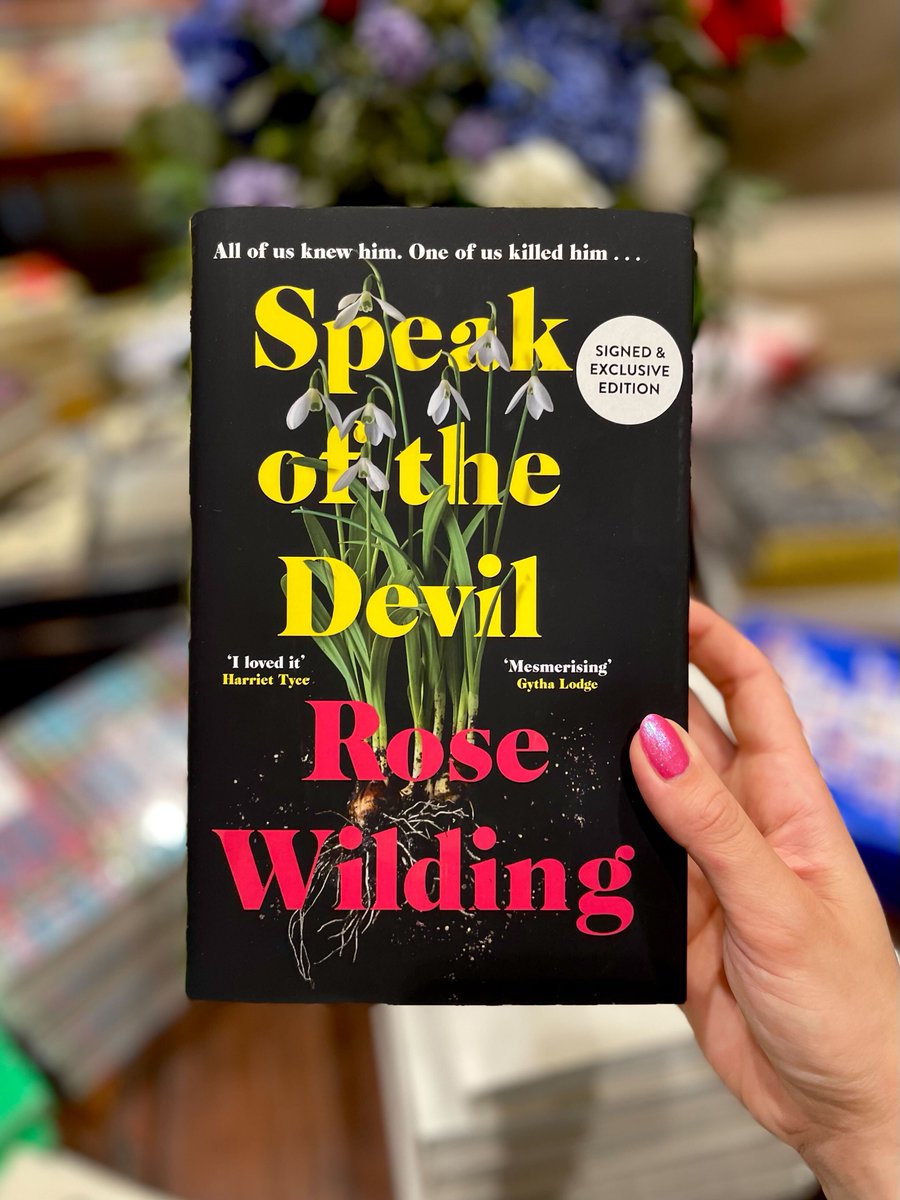 Waterstones tweet media