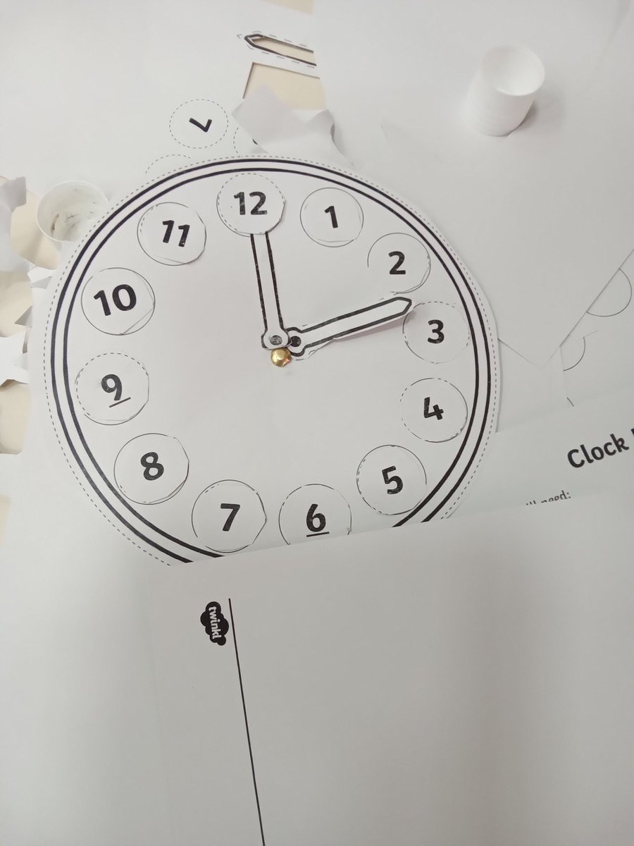 MrsJonesTA's tweet photo. Telling time to the hour 
Well done 1Q 👏 https://t.co/2mDAs4j5QH