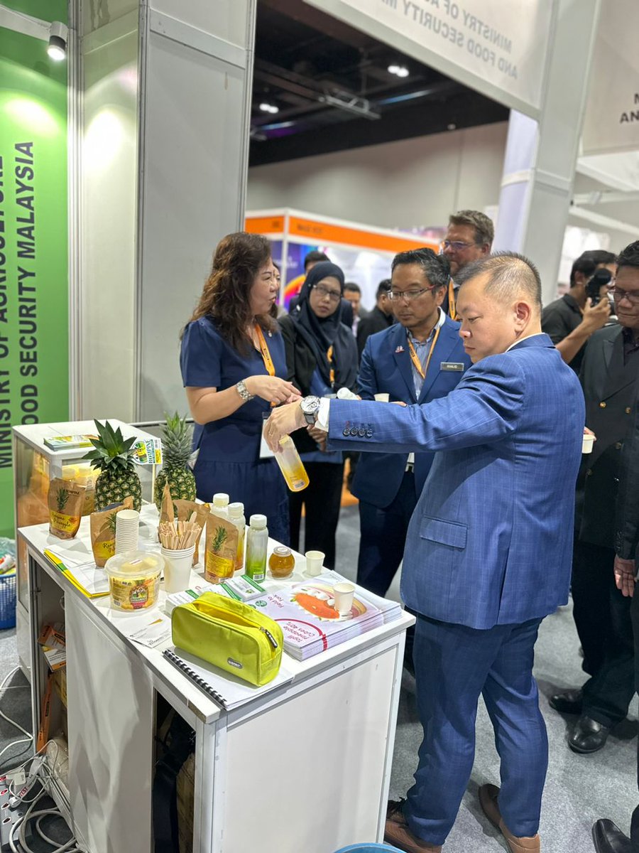 bioeconomycorp's tweet photo. Sincerest gratitude to MAFS for the opportunity to have our #BioNexusStatus & #BBA cos participate under #MAFS pavilion at Malaysia's Salon International de l’alimentation (#SIAL) 2023 - linked event, officiated by YB @mpchanfoonghin. Visit & support our cos @MITEC, 4 - 6 July. https://t.co/P1ZdNEHv6w