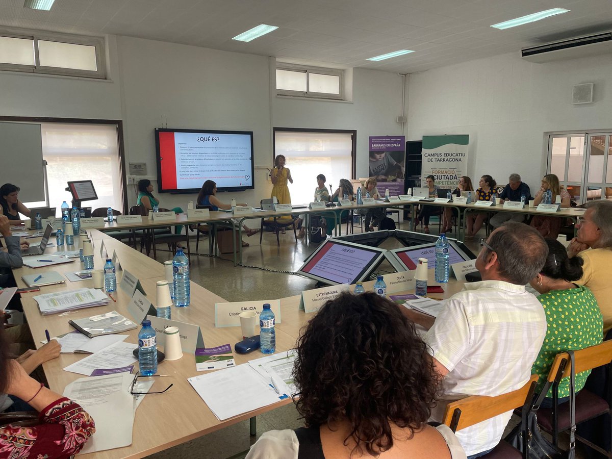 SaveChildrenEs's tweet photo. Presentamos en Tarragona un mapeo para la implementación del modelo Barnahus en España. Analizamos el marco normativo de las comunidades autónomas en torno a la protección de la infancia ante la violencia sexual. Un proyecto impulsado por @MSocialGob, @coe_esp y @ComisionEuropea. https://t.co/qBf6zeBNMr