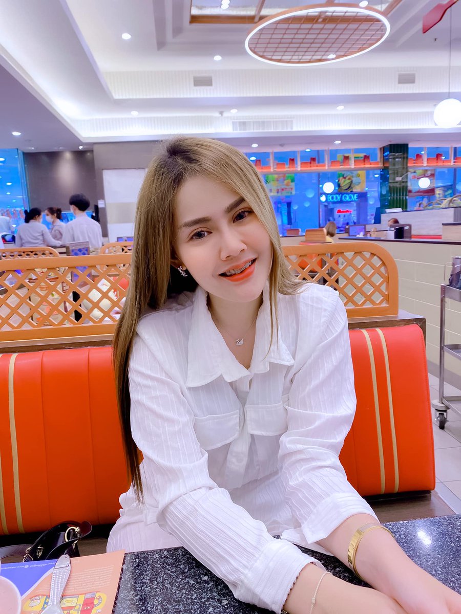 Praewphraw00's tweet photo. รู้งี้ เจ้าชู้เหมือนเพื่อนซะก็จบ 📷📷 #เจ้าชู้ #อกหัก #เศร้า  #เหงาหาเพื่อนคุย  #เหงา #เหงาก็ทักมา https://t.co/qc4cRVZ1S7