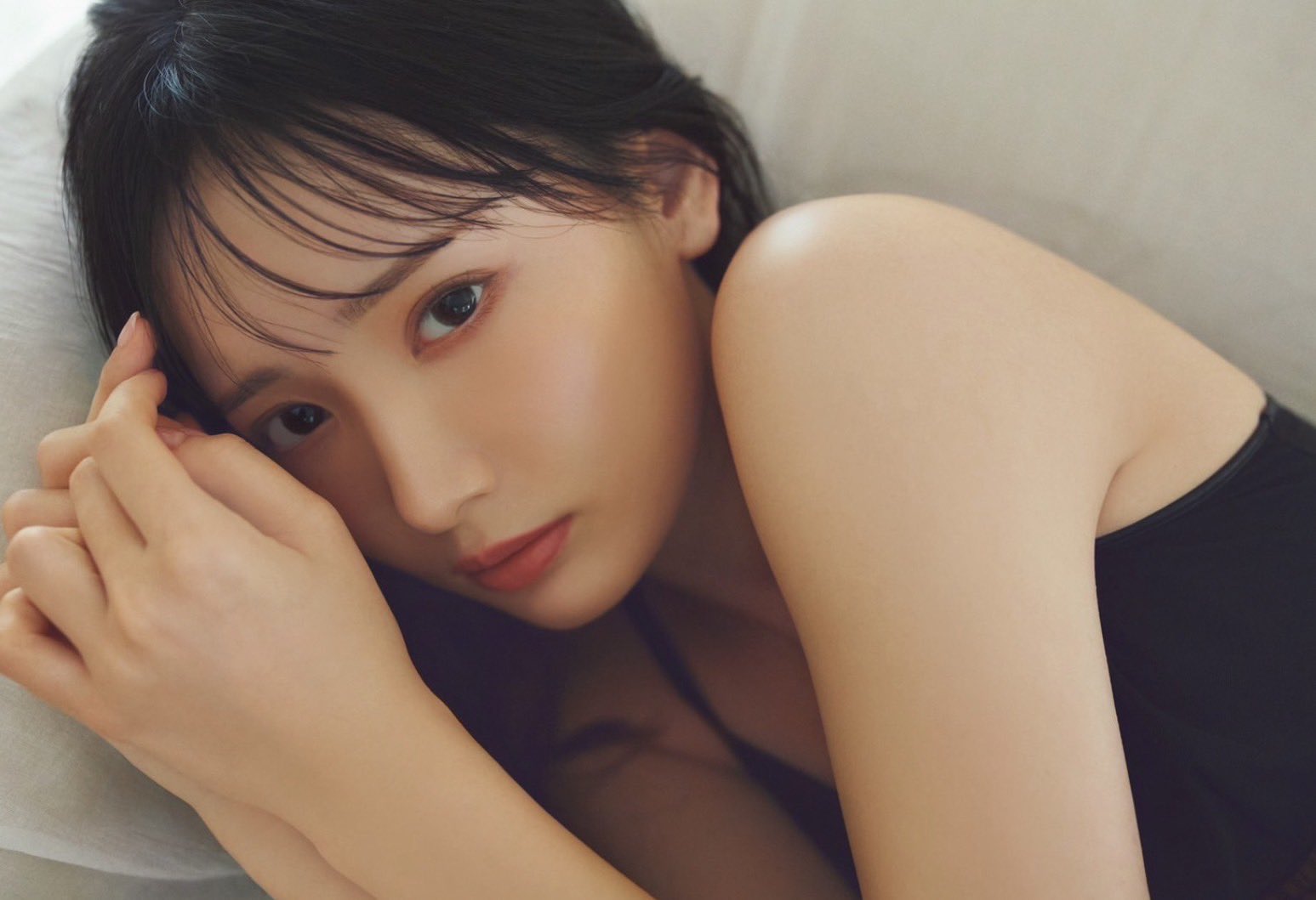 鈴木瞳美1st写真集 ひとめぼれ【公式】 on X: 