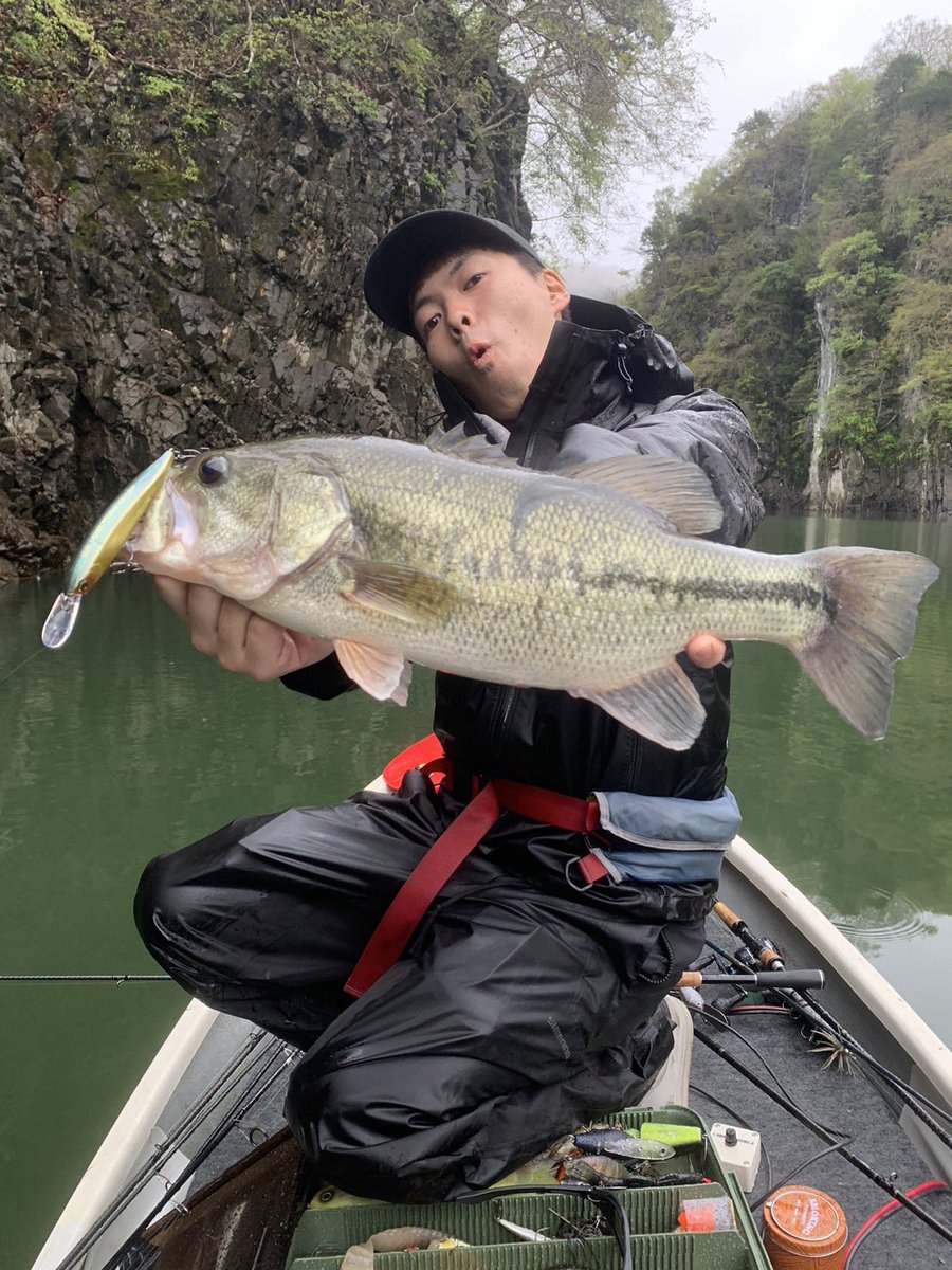 ryohei360's tweet photo. ご報告です！

DUELサポーター第6期も継続させて頂くことになりました！

全力で釣って皆様に製品の良さ、釣りの楽しさを知って、伝えて行けたらと思います！
#duel
#ハードコア
#lbass https://t.co/HQ6Uw67gt3