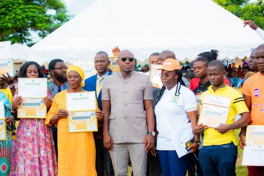 Cotedivoireoff_'s tweet photo. Étudiant ! un métier qui nourrit son Homme en Côte d'Ivoire.

En image, Le Secrétaire Général de la FESCI. 
L’étudiant Saint Clair Allah dit Makélélé. https://t.co/1zlCCkXInX