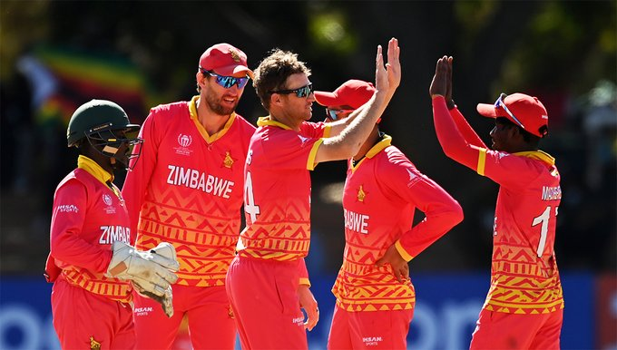 ZTNPrime's tweet photo. #CWC | UPDATE: After 45 overs Scotland are 179/7
SCO Projections: 199 @ Current Run Rate | 209 runs @ 6 RPO | 219 runs @ 8 RPO
#GetThePicture #Zimbabwe #ZIMvSCO #FillUpQueensSportsClub #Williams #Raza #Ngarava #Chatara #India https://t.co/rNJtnxtkeq