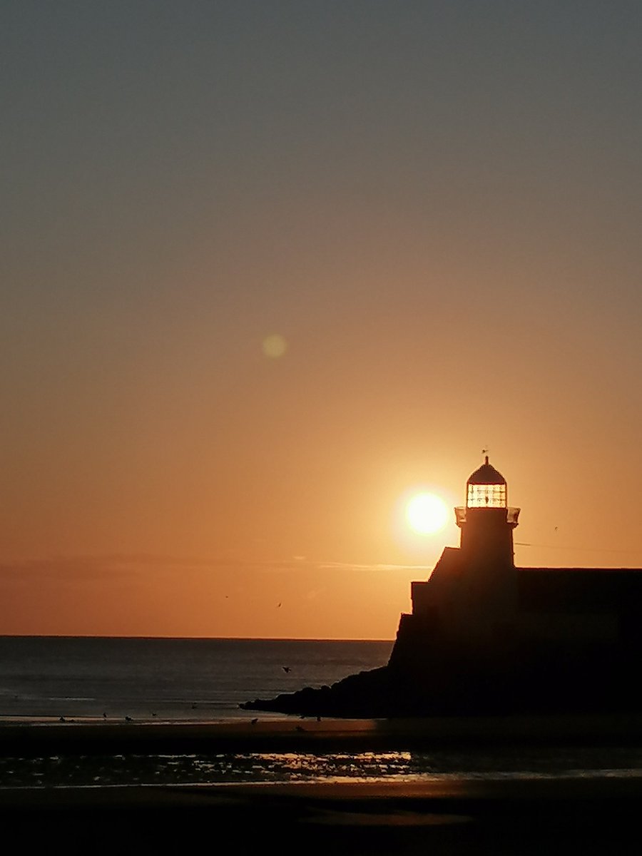 OBissett's tweet photo. #swimrise #5amtide #Balbriggan https://t.co/LA61SZFbTF