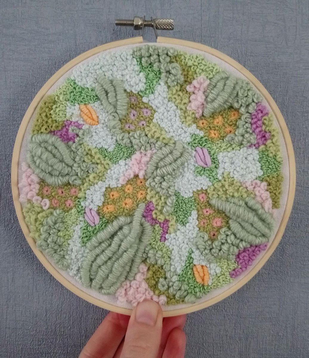 Wildcactuscrea1's tweet image. This 6 inch one of a kind hand embroidered home decor art piece is now available on my @folksy

folksy.com/shops/wildcact…

#elevenseshour #EarlyBiz #ukbiz #smallbiz #homedecor #art #womeninbiz #shopsmall #UKGiftAM #ShopSmallUK #handmade #embroideryart