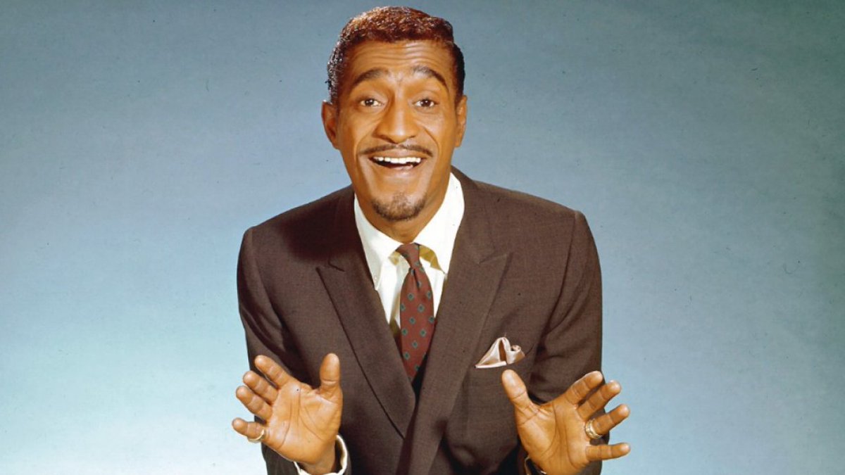 Antho_Repartie's tweet image. Au golf, quelqu'un demande à Sammy Davis Jr :

- Quel est votre handicap ?

- Je suis juif, je suis noir et je suis borgne. Cela ne suffit pas ?