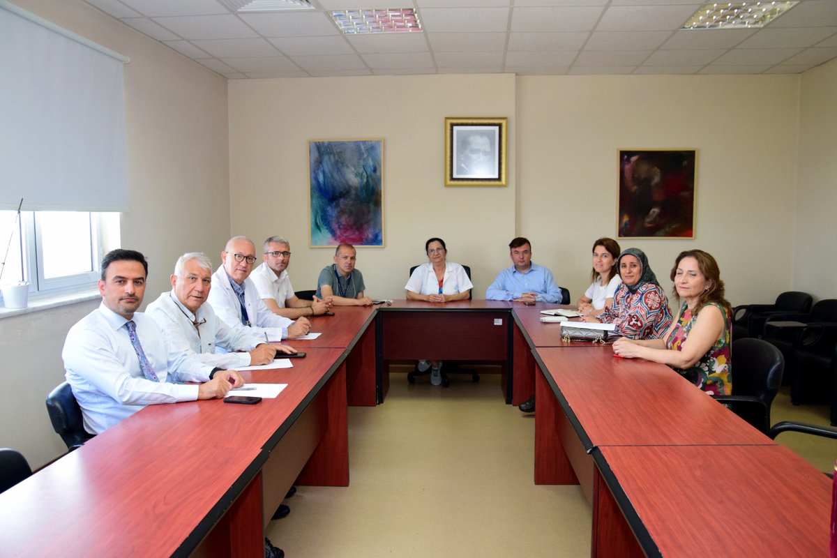 Aile ve Sosyal Hizmetler Bakanlığı İzmir İl Müdürlüğü ve 9 Eylül Üniversitesi arasında gerçekleştirilecek olan bir proje çerçevesinde şehit yakınları ve gaziler sağlık hizmet biriminin hastanemizde kurulması ve bu konudaki işbirliği çalışmaları değerlendirildi