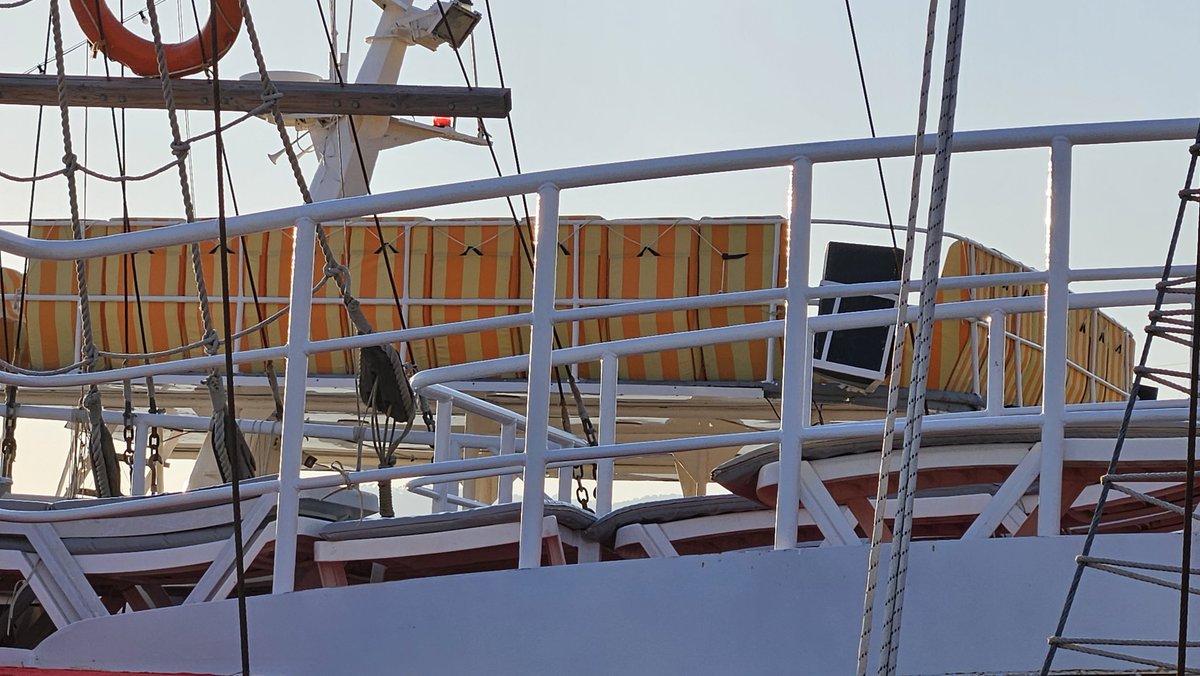 #NUFC I've found out what happened to the leftover yellow striped away shirts #recycling