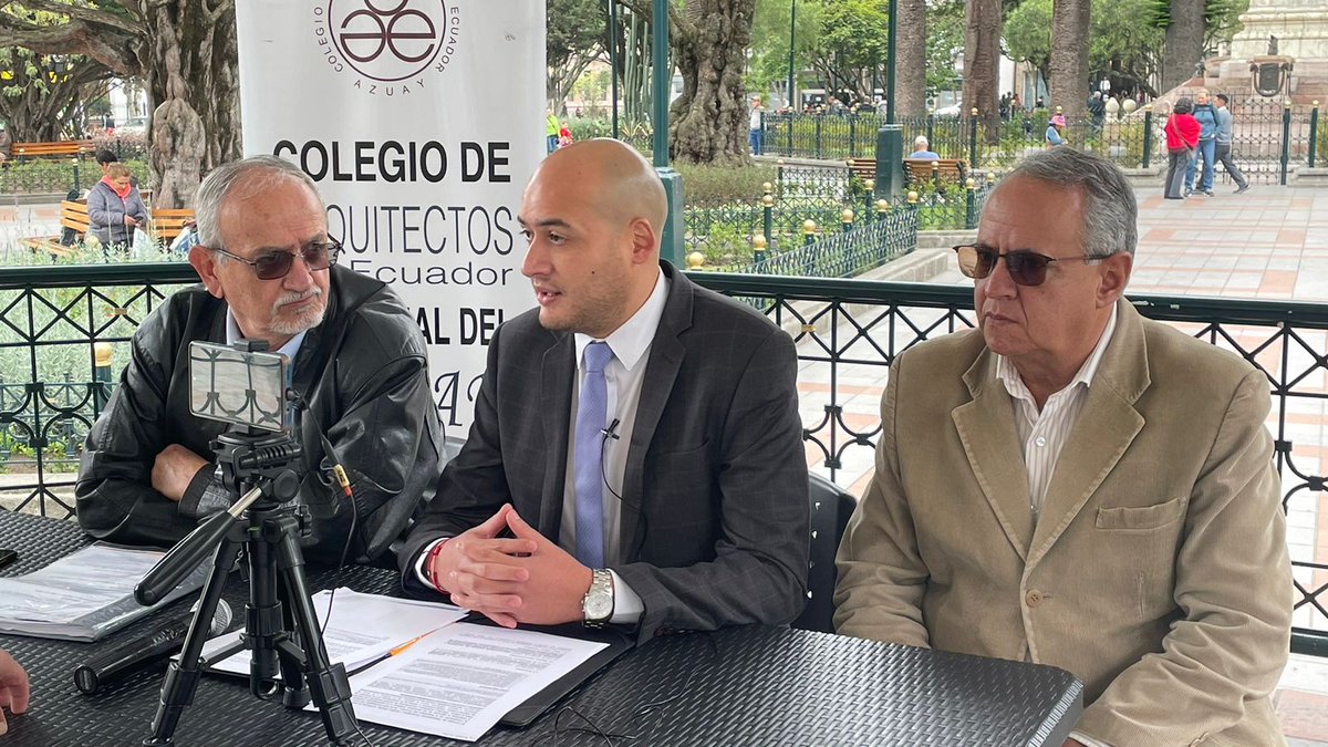#ObservatorioCiudadano

En rueda de prensa invitamos conjuntamente con el Colegio de Arquitectos del Azuay, a la ciudadanía en general a ser parte del Observatorio Ciudadano de Políticas Públicas de Planificación Territorial del Azuay..
<a href="/juanpavelez18/">Juan Pablo Vélez</a>