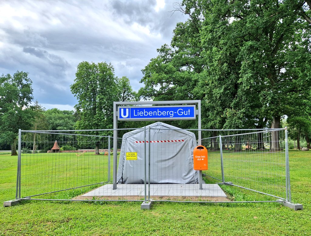 cgkant's tweet photo. Wenn die U8 nach Liebenberg (Brandenburg) führe ...
#contemporaryart #brandenburg #kunstimgarten https://t.co/7utv3IfbMs