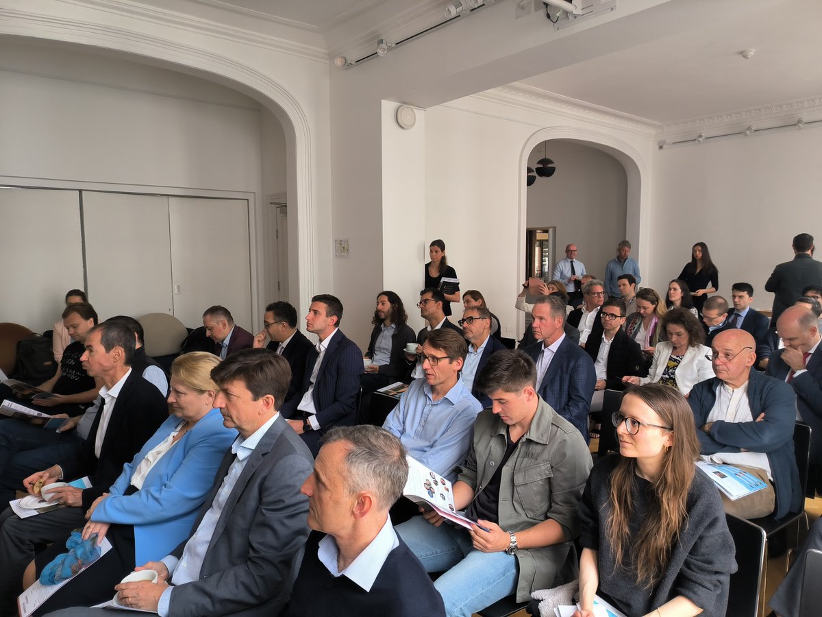 AmbascienceUK tweet picture