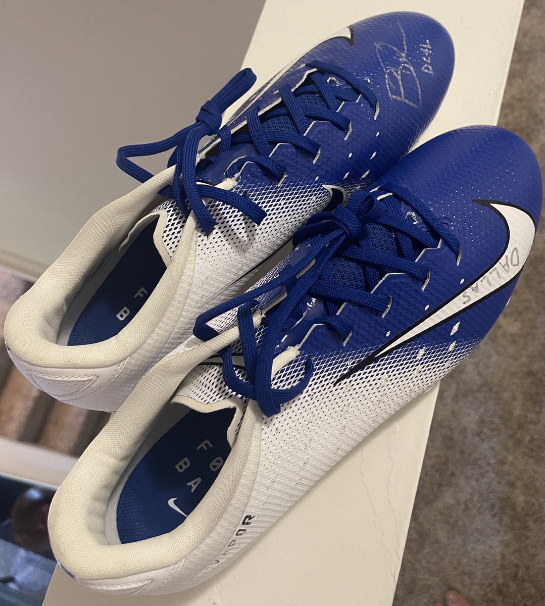 B_DiNucci6's tweet photo. Once a Cowboy, always a Cowboy.

Found these cleaning out and decided to make someone’s 4th 🇺🇸

How to enter :

1. Retweet and like this tweet 
2. Must be following @TrueBrvnd 
3. Tag a Cowboys fan in the comments 

I’ll pick a winner at the end of the day 🤟🏻

Happy 4th 🫶🏻🇺🇸 https://t.co/aiUQxkkrS2