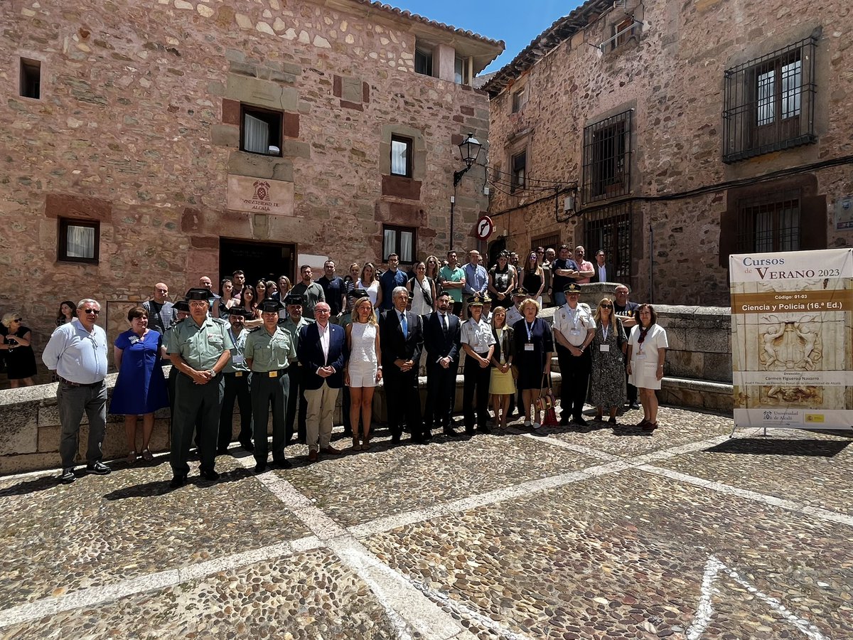 El curso de Ciencia y Policía del <a href="/IUICP/">IUICP</a> vuelve un año más a llenar las aulas y las calles de #Sigúenza de #CienciayPolicía
Agradecemos al Rector de la <a href="/UAHes/">Universidad Alcalá</a>  y al Secretario de Estado de Seguridad <a href="/interiorgob/">Ministerio del Interior</a> por acompañarnos e 
 igualmente , gracias a <a href="/policia/">Policía Nacional</a> y <a href="/guardiacivil/">Guardia Civil</a>