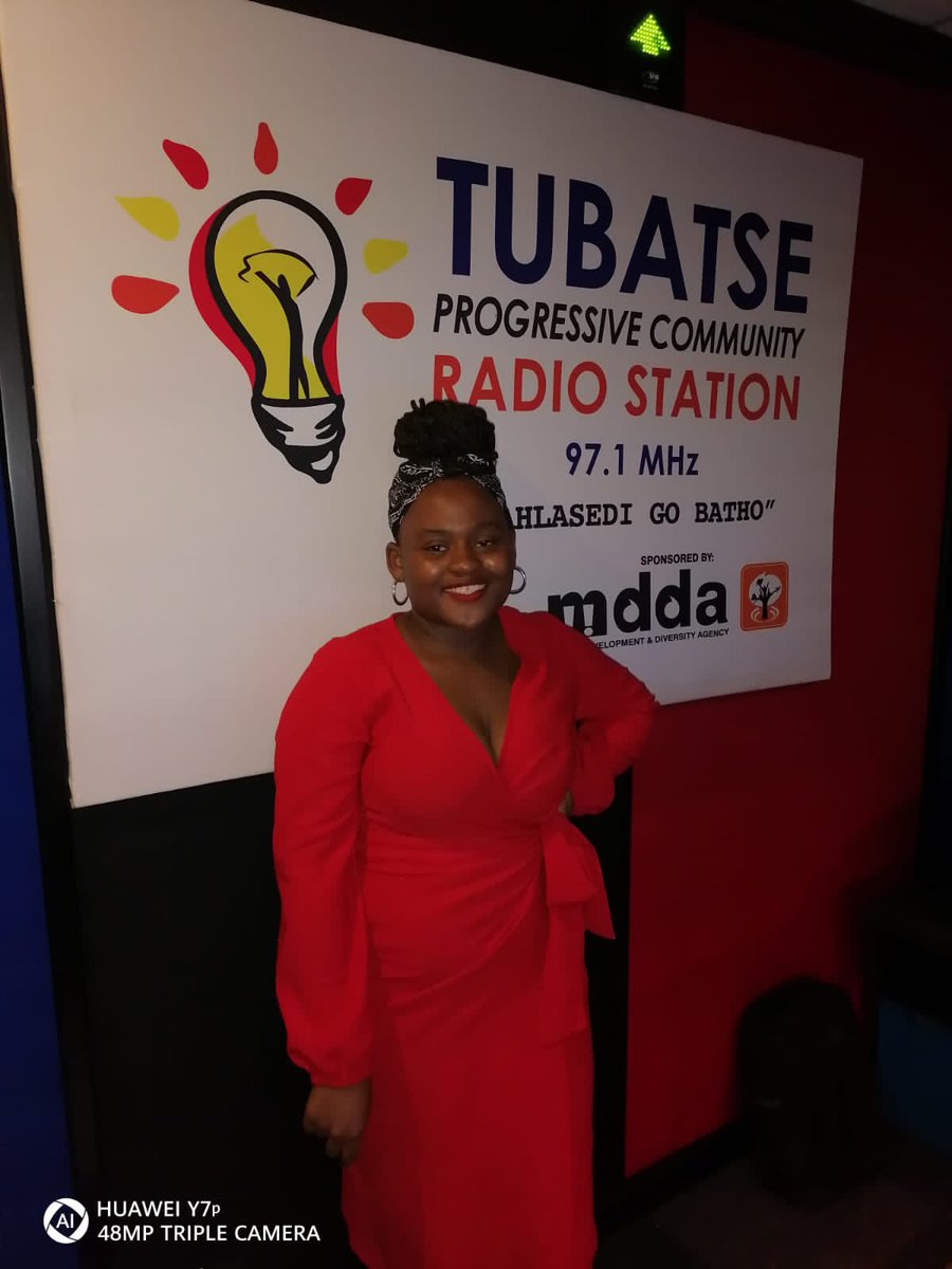 AmandaNtombi2's tweet photo. #TUTJOURN2023
#tutjourn2023
#TubatseFM 

Went to a community radio station today, for the first time.🫶🥺. They were so kind and I can't wait to see them again. Tubatse FM ke a lerata.
@Tubatsefm_Radio https://t.co/vwS4WHVNvA
