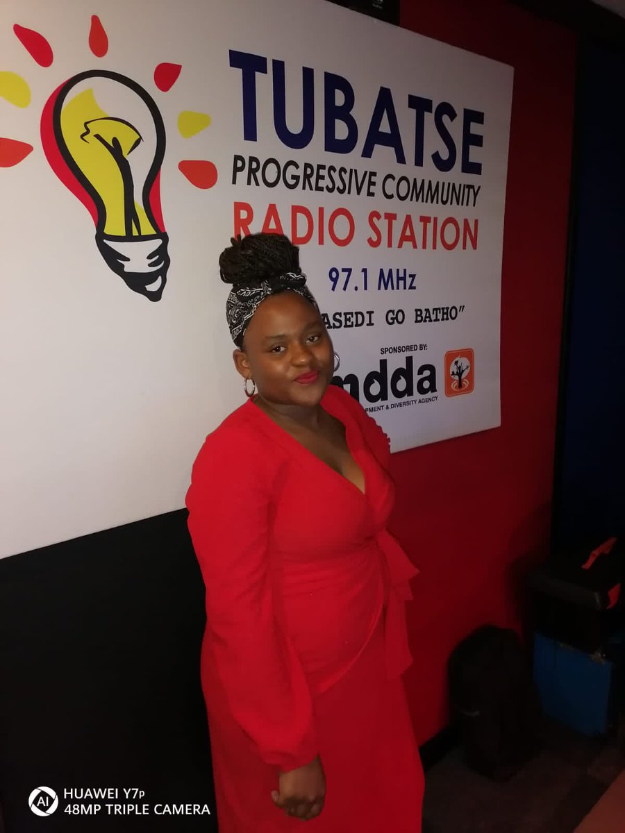 AmandaNtombi2's tweet photo. #TUTJOURN2023
#tutjourn2023
#TubatseFM 

Went to a community radio station today, for the first time.🫶🥺. They were so kind and I can't wait to see them again. Tubatse FM ke a lerata.
@Tubatsefm_Radio https://t.co/vwS4WHVNvA