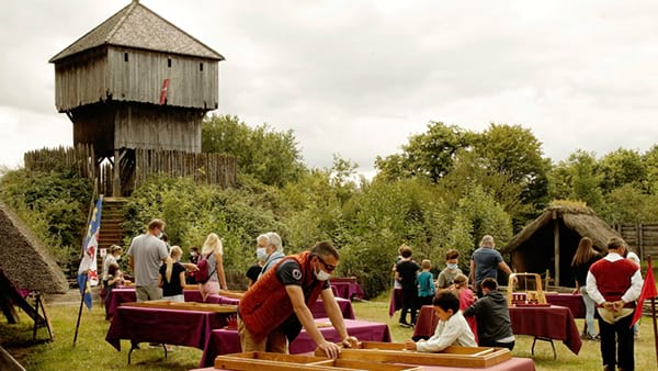 Le guide de l'été à #Angers - #CultureAngers, nature, #sportangers et loisirs... Ce guide rassemble les grands  rendez-vous de l'été et les idées de sorties proposées par la Ville et  ses partenaires, à Angers et dans #AngersMetropole angers.fr/actualites-sor… #VisitAngers