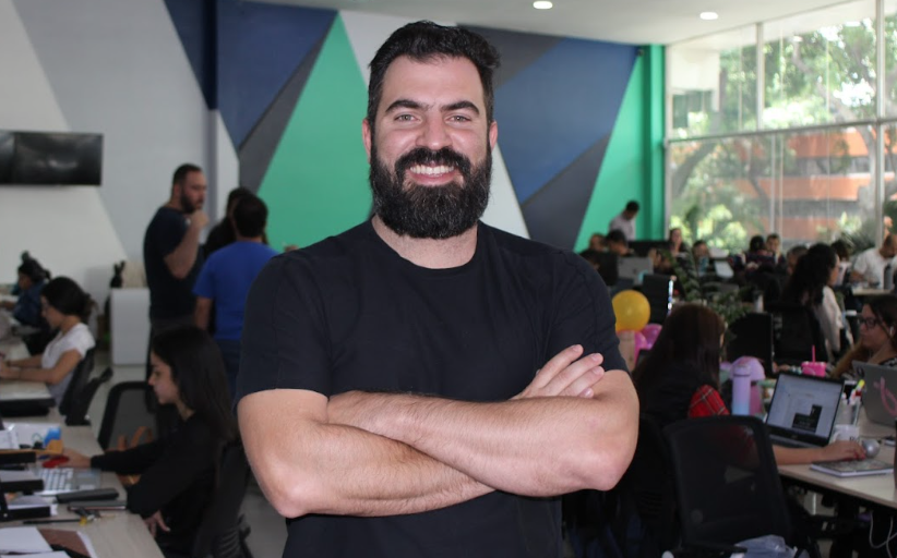 Gerson Gómez: “Constancia y perseverancia para lograr el éxito”.

bit.ly/3XEr0HL