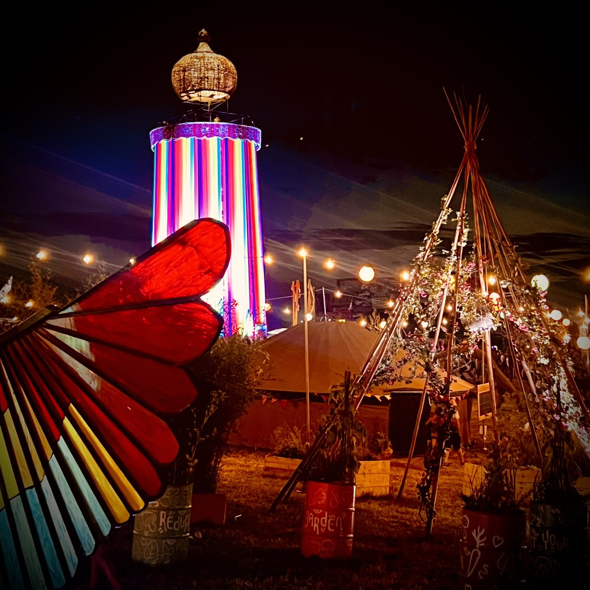 gemth13's tweet photo. Magic occurs when you dare to dream…
@glastonbury @emilyeavis #glastonbury2023 #Glastonbury #festival #ribbontower #magic https://t.co/pM2JJLu2lR