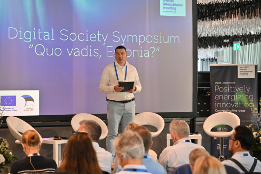 Estonia’s unity and freedom sound to the heaven ➛ bit.ly/3XzLrFP #Estonia #Tallinn