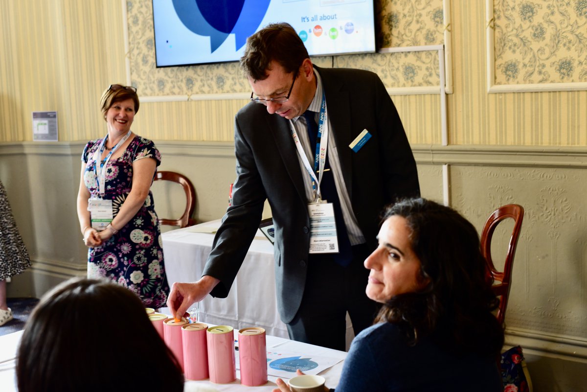 NEYGenomics's tweet photo. Our Helen & Emma's #genomics workshop was a resounding success - well attended and they even got a (well deserved) round of applause at the end. Perfect :-)
@SheffHospLED
#LEDEC23 https://t.co/BZAgTwGbtR
