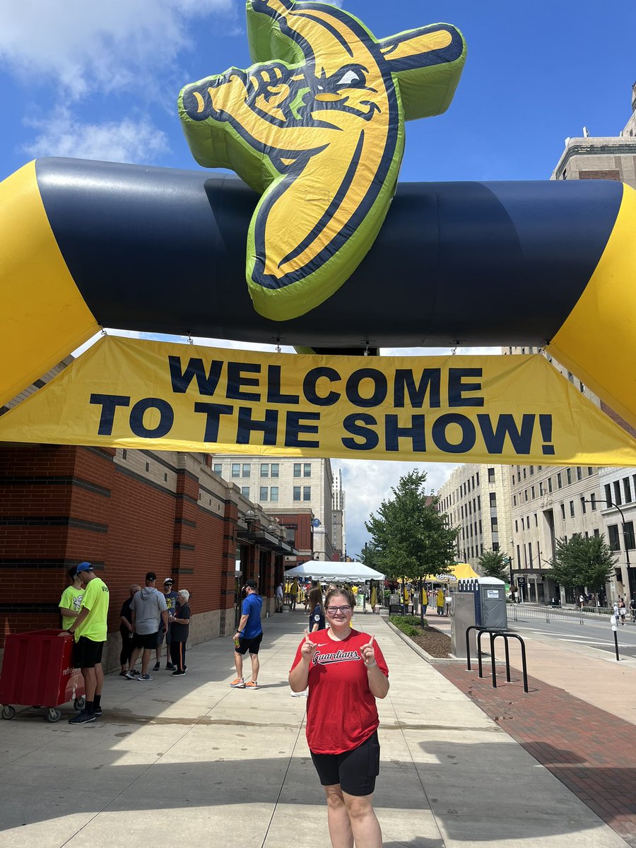 BellBobbles's tweet image. The last 2 nights at Canal Park to watch the @TheSavBananas was simply awesome. Thank you 🙏 @YellowTuxJesse and @kenbabby for bring #banana ball #worldtour to #Akron . The opportunity to see #Fanfirst ⚾️ with my family DID NOT DISAPPOINT !
