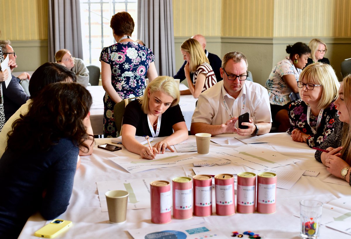 NEYGenomics's tweet photo. Our Helen & Emma's #genomics workshop was a resounding success - well attended and they even got a (well deserved) round of applause at the end. Perfect :-)
@SheffHospLED
#LEDEC23 https://t.co/BZAgTwGbtR