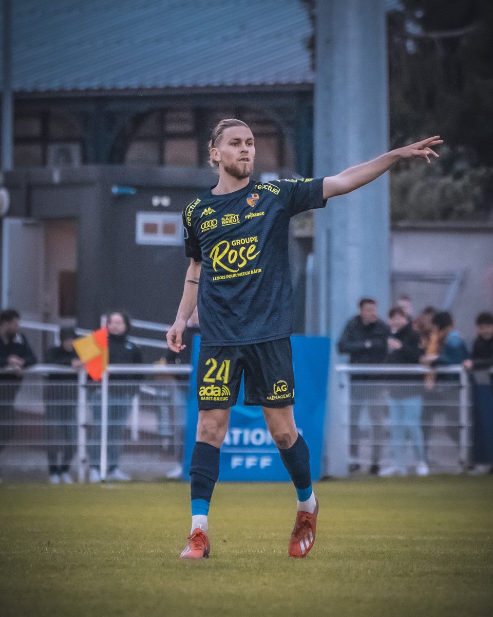 Très heureux de prolonger l’aventure avec le <a href="/StadeBriochin/">Stade Briochin</a> . 📝

Fier de continuer d’évoluer à la maison, dans un club aux valeurs fortes. Hâte de retrouver Fred Aubert, nos supporters et tous ceux qui œuvrent chaque jour pour le club (salariés, bénévoles, …)💙💛

Let’s go ! 💥