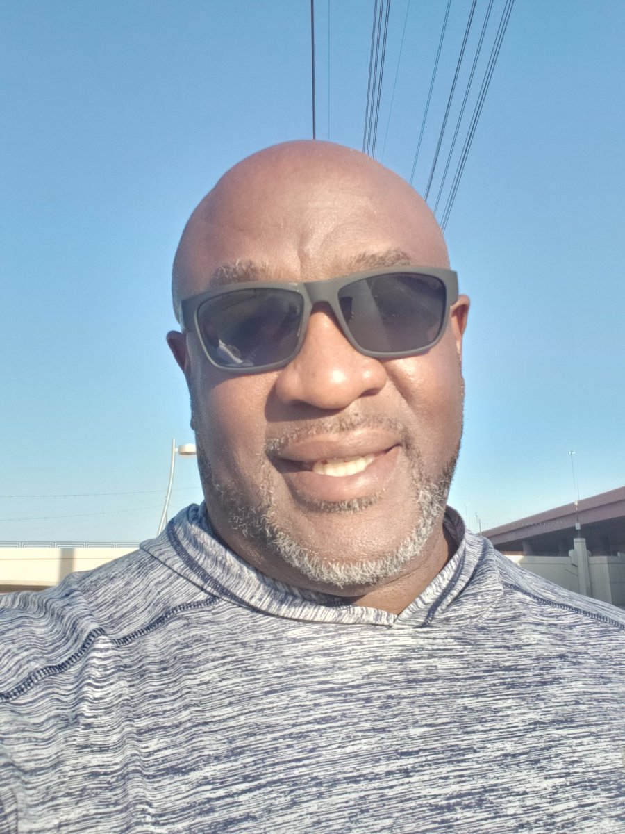 lesterballer's tweet photo. I'm out here!!!!!.......6:30am workout done!!!!!!!......Can't 🛑 Won't 🛑.......#weplayhard #IGrind @MesaCCMBB https://t.co/TB6gzLRHQk