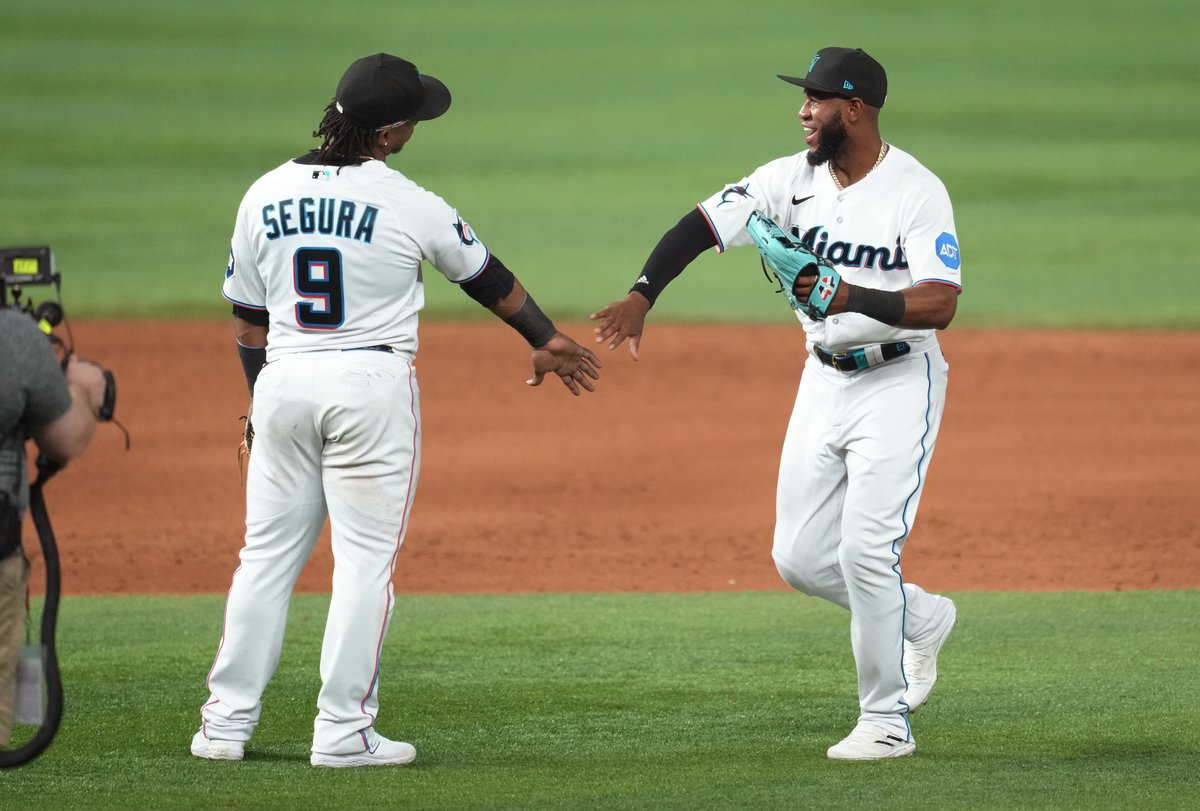 VSiNLive's tweet image. ⚾ 🤑 Find out where the smart money is going for today's MLB games! 

Check out @Josh_Insights' article now 👉 vsin.com/mlb/betting-sp…

#MLB #SharpReport #SportsBetting