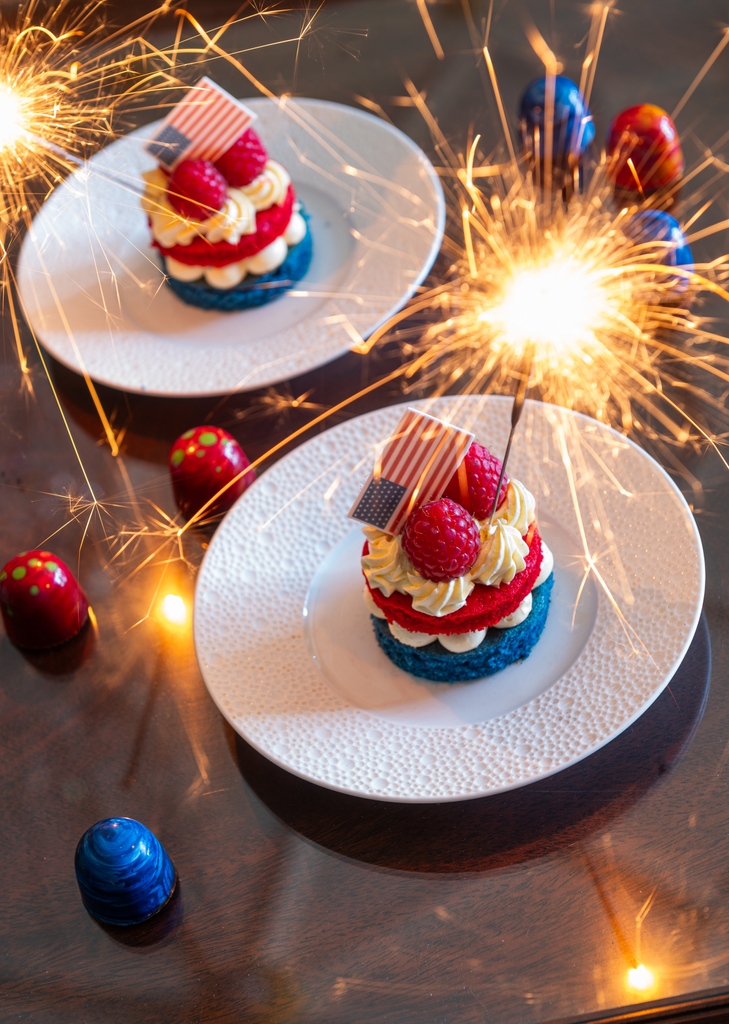 TheAdareManor's tweet photo. Wishing our friends and guests from the US a very Happy 4th of July, full of sparkling celebrations. 
⁠
Our talented Pastry Team has prepared a festive in-room amenity to greet every arriving guest today.
⁠
#AdareManor #BeyondEverything https://t.co/Twc5nSz3Ck