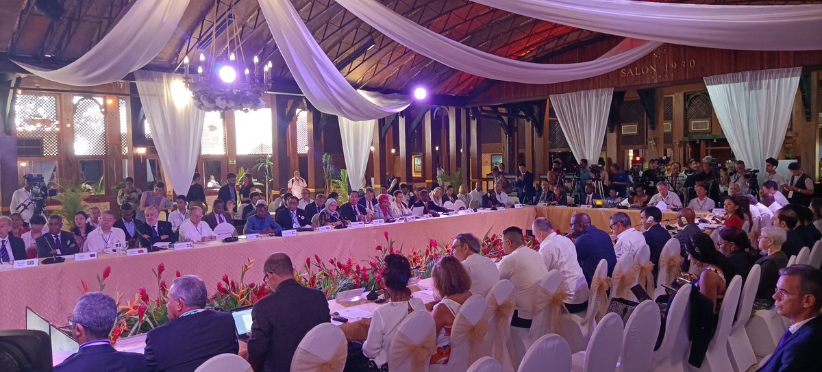 Hotel Nacional Cuba tweet media