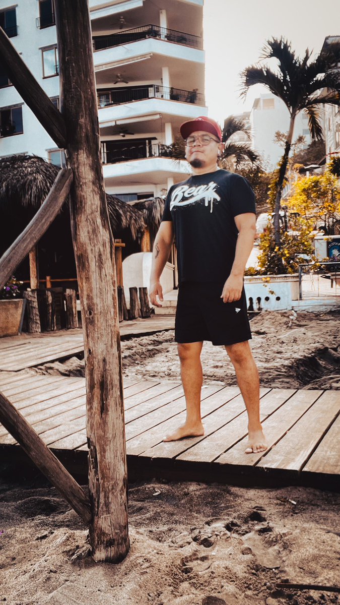 mrqu's tweet photo. Hoy tocó ejercitación en ofni @QBObearOficial
#CachetoncitoQu #PuertoVallarta #QboBearwear https://t.co/t2HdFWr3Nt