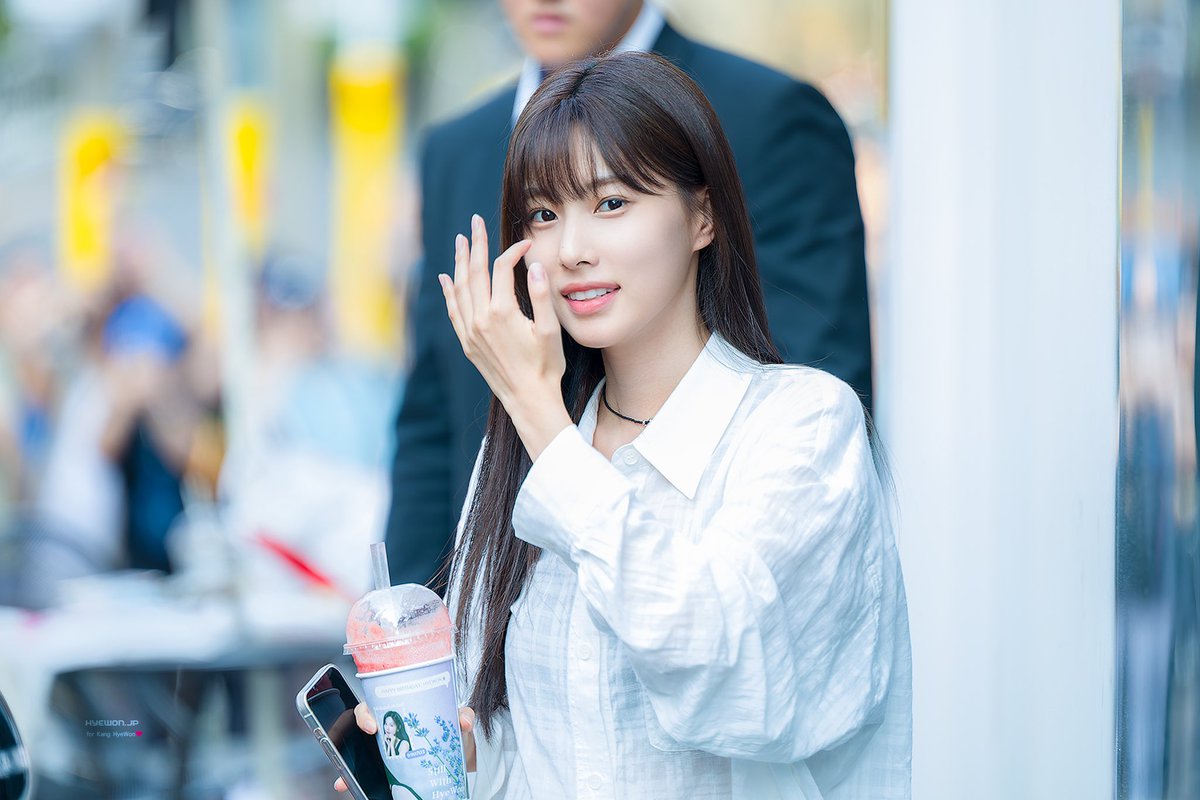 🎂🤍✨
생일축하해 혜원아 

#혜원아_생일_축하혬
#HAPPY_HYEWON_DAY
#강혜원 #KangHyeWon #カンヘウォン